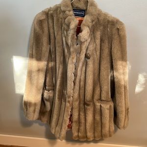 Vintage outer layer faux fur coat